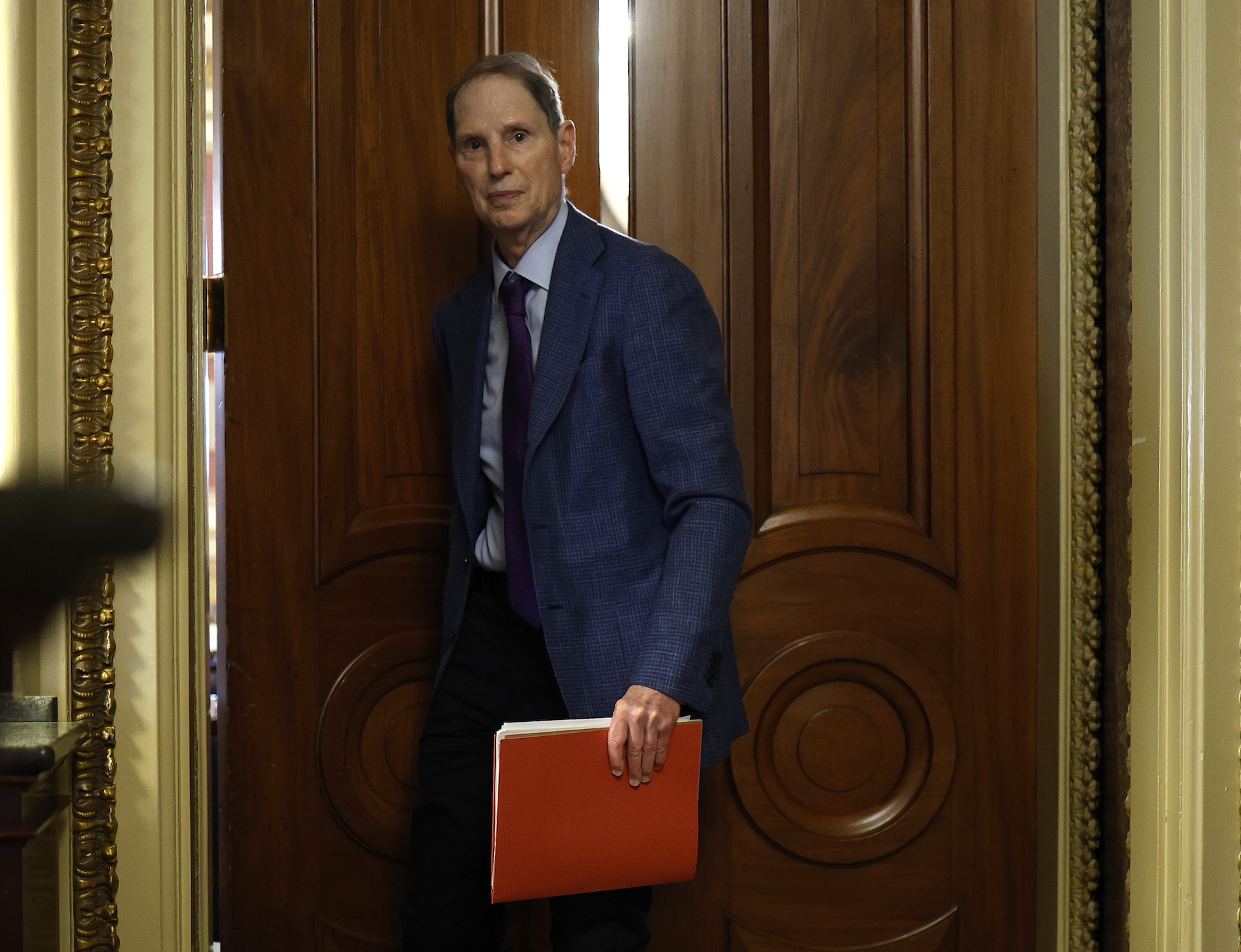Legacy VPN Purge Urged by Sen. Wyden